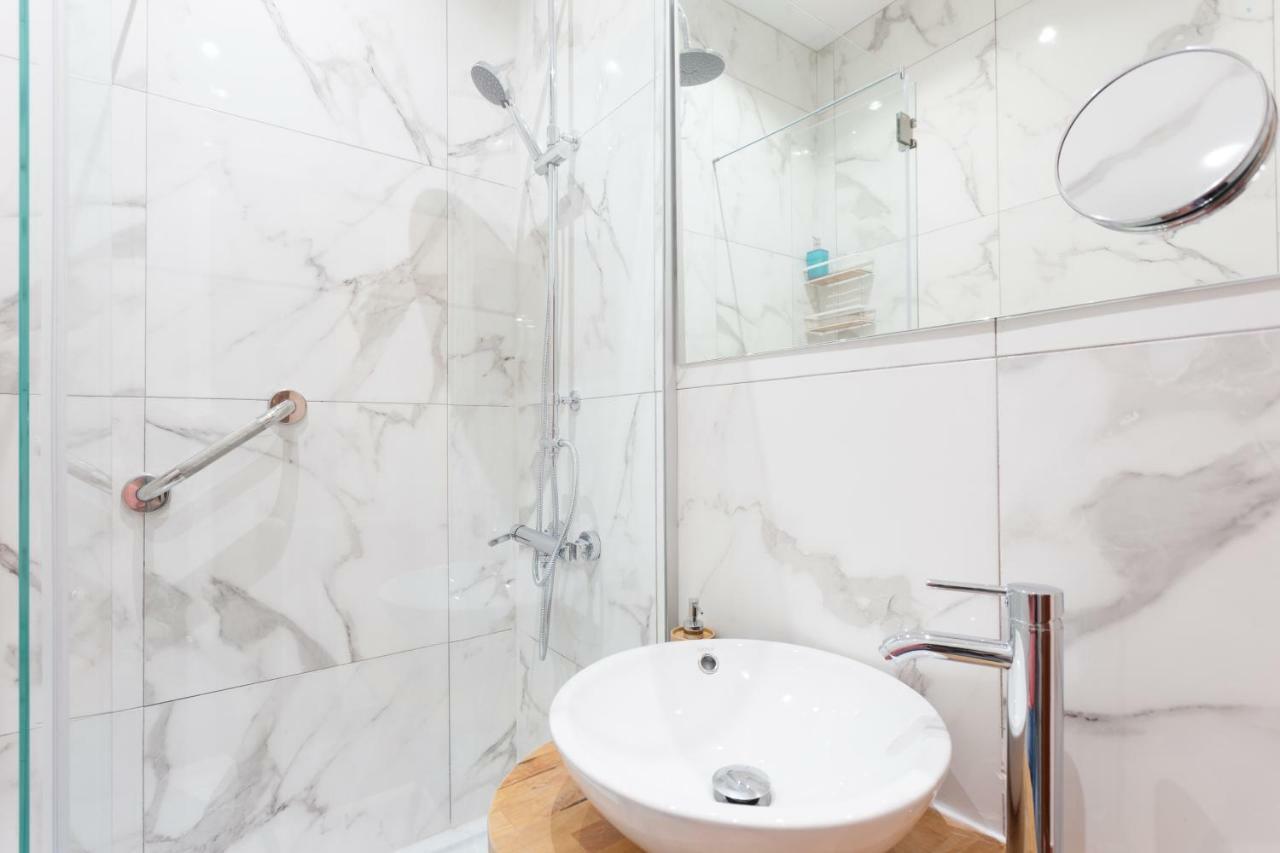 Rossio Vintage Two-Bedroom Apartment - By Lu Holidays Lisbon Exterior photo